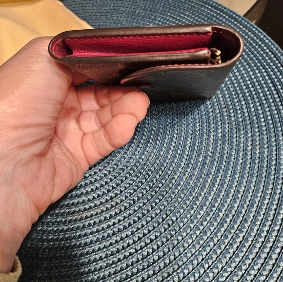 BRAND NEW - Louis Vuitton Rosalie Monogram Cardholder Wallet - Picture 14 of 14